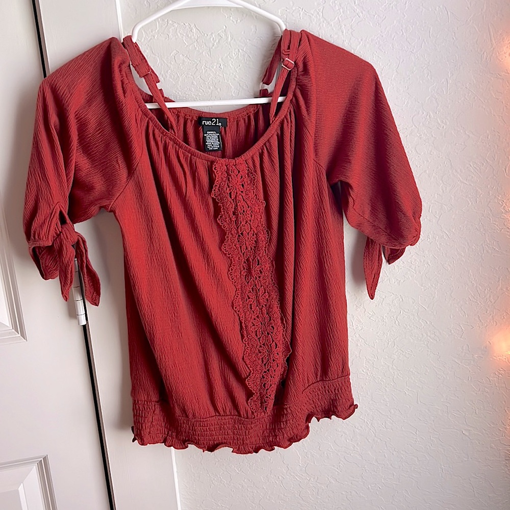 A burgundy rue 21 top